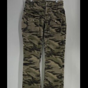 Urban Outfitters 90’s Camouflage print cargos. Corduroy. size 4